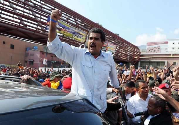 Maduro tras votar: Tenemos un sistema electoral perfecto