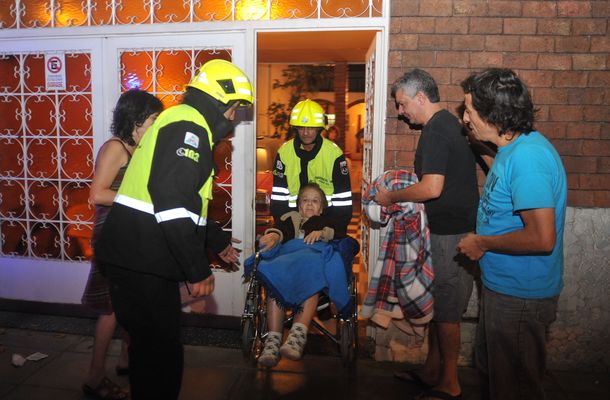 Al menos un muerto por un incendio en un geriátrico