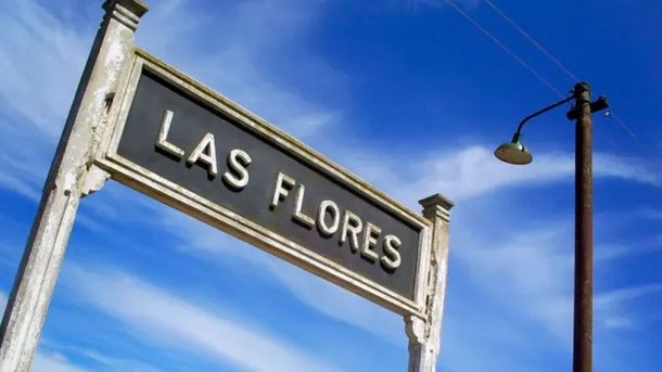 Las Flores tiene una población que ronda los 25.000 habitantes. Las Flores tiene una población que ronda los 25.000 habitantes.