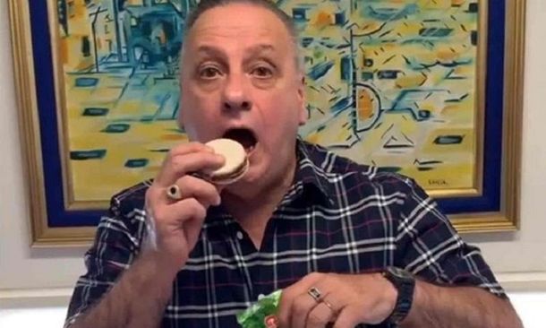Argentino en Suiza criticó los Guaymallén, y el dueño salió a cruzarlo y lanzó un alfajor en su honor