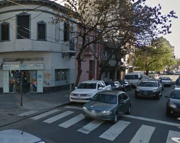 Este es el locutorio donde la mujer fue atacada por un linyera.