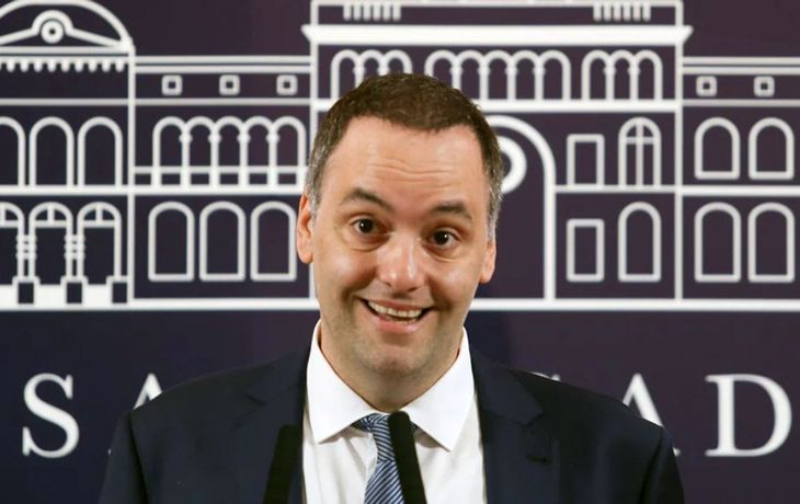 Manuel Adorni dice que a la gente no le molesta que un senador gane $9.000.000