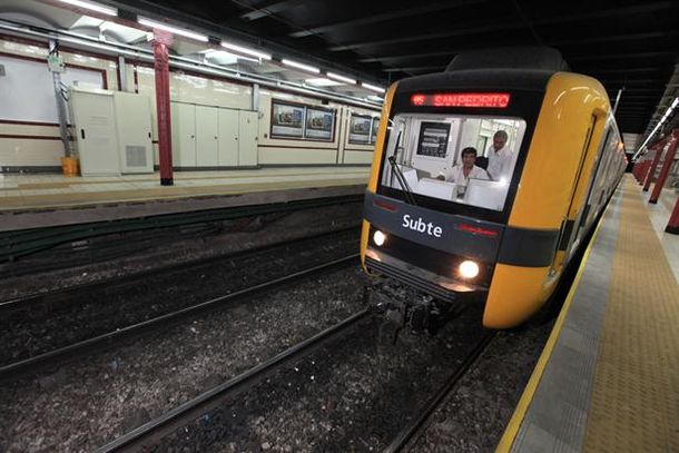 Vidal: Nadie plantea que se pague siete pesos por el subte