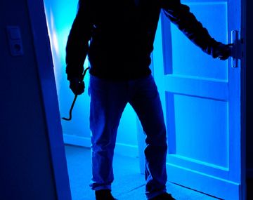 Entró robar y lo descubrieron porque se distrajo masturbándose