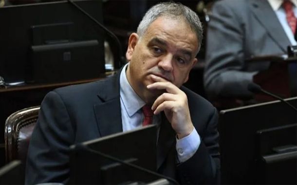 Senador Fernando Salino.