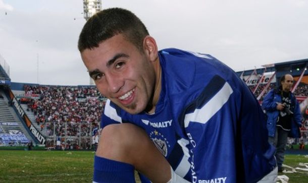 Nicolás Otamendi se fue de Vélez y ya es nuevo jugador del Porto