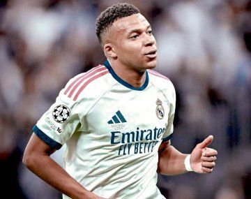 Real Madrid rompe el molde: se filtró una camiseta inédita con detalles en verde y rosa