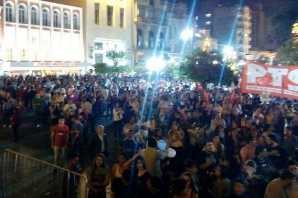 Con menos convocatoria, se realizó una nueva marcha en el centro de Tucumán