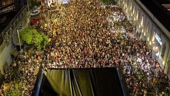 milei hizo pasar imagenes de la marcha del orgullo como si fueran de su cierre de campana milei hizo pasar imagenes de la marcha del orgullo como si fueran de su cierre de campana