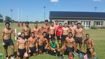 los pumas entrenan sin remera y las chicas suspiran los pumas entrenan sin remera y las chicas suspiran