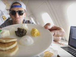 video: un youtuber muestra como es viajar en la primera clase de un avion video: un youtuber muestra como es viajar en la primera clase de un avion