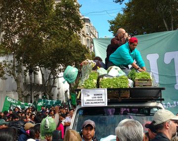 Verdurazo en Plaza de Mayo