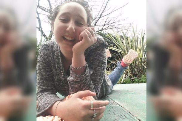 Celeste, la chica que superó una leucemia y se convirtió en youtuber para que nadie baje los brazos