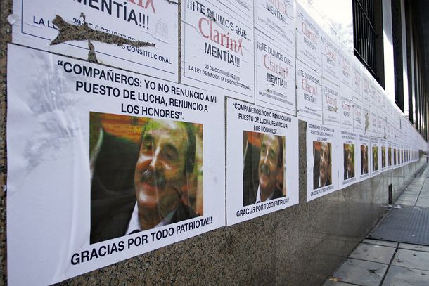 Afiches de despedida para Moreno en Comercio Interior