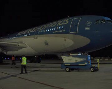 Llegó otro vuelo de Aerolíneas Argentinas desde China con más de 760 mil dosis de Sinopharm