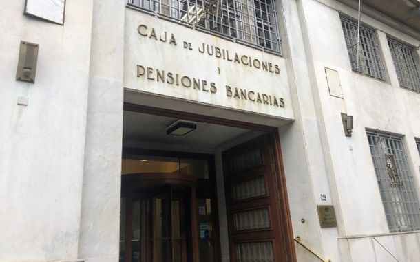 Los bancos privados brindaron su postura sobre la crítica situación de la Caja Bancaria.