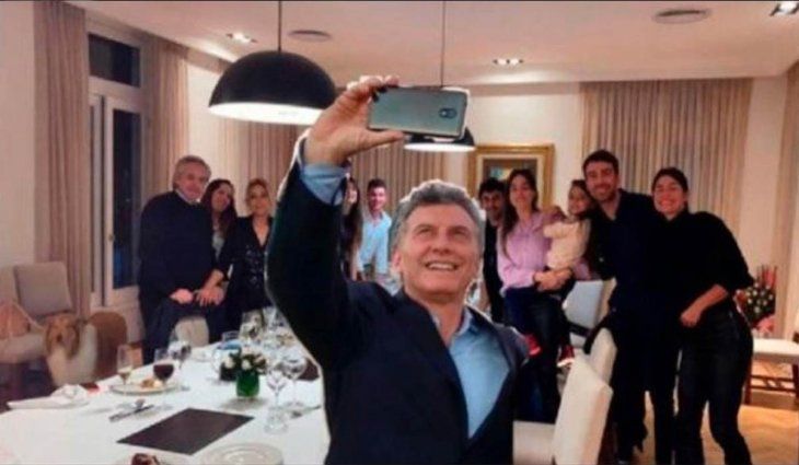 Memes por la foto del cumpleaños de Fabiola Yañez en Olivos