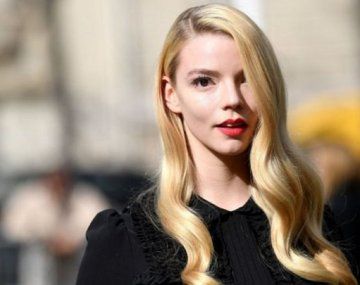 Anya Taylor-Joy posó en microbikini y marcó tendencia