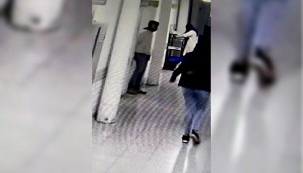 Triple crimen de Ramallo: un video muestra al acusado en el hospital tras el ataque a su madre
