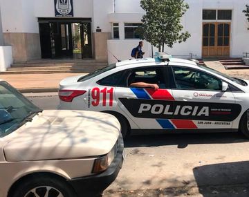 Una ex Reina del Sol escrachó a un grupo de policías que la acosaron