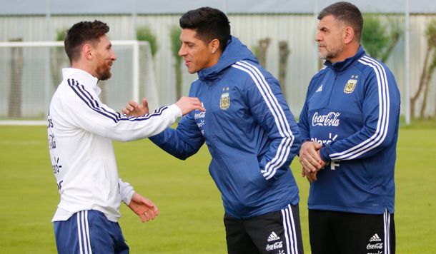 El cálido recibimiento en Bronnitsy y la inyección anímica de Enzo Pérez