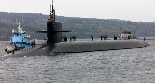 Susto en el mar: un submarino nuclear chocó con un barco en el Pacífico