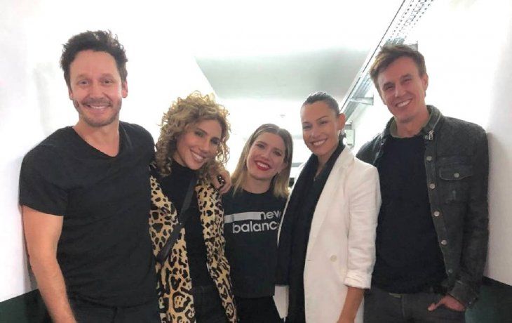 Foto: Pampita sonrie con Benjamín Vicuña y Roberto García Moritán