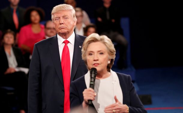 Donald Trump y Hillary Clinton durante uno de los debates previos a la última elección Donald Trump y Hillary Clinton durante uno de los debates previos a la última elección