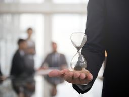 Un especialista advirtió por el impacto que podría tener la reducción de la jornada laboral en los trabajadores menos calificados. Un especialista advirtió por el impacto que podría tener la reducción de la jornada laboral en los trabajadores menos calificados.