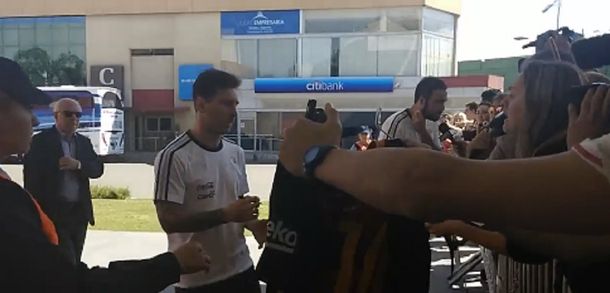 El plantel argentino ya está en Córdoba y saludó a la gente