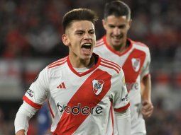 El golazo del Diablito Echeverri para abrir el partido ante Nacional