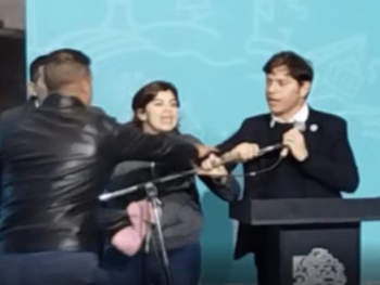 Axel Kicillof quiere reunirse con mujer que lo interrumpió en un acto en Brandsen