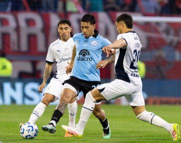 Belgrano le ganó 2-0 a un Independiente en crisis y lo eliminó