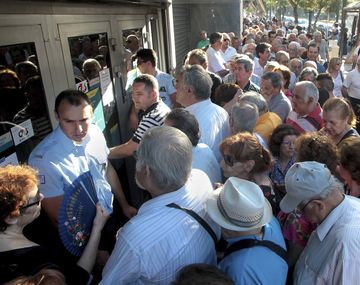 Los bancos en Grecia volverán abrir sus puertas a partir de mañana