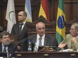 Gustavo Penadés le solicitó a la vicepresidenta Beatriz Argimón celeridad en el tratamiento de su desafuero. Gustavo Penadés le solicitó a la vicepresidenta Beatriz Argimón celeridad en el tratamiento de su desafuero.