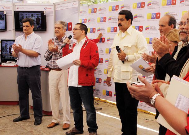 Venezuela: De Vido y Maduro inauguraron estaciones de TDA