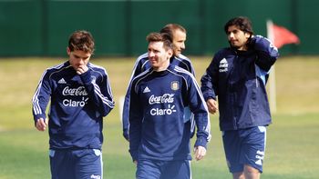 lionel messi llego al pais y se fue directamente a entrenar lionel messi llego al pais y se fue directamente a entrenar