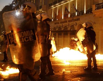 Disturbios e incidentes frente al Parlamento griego