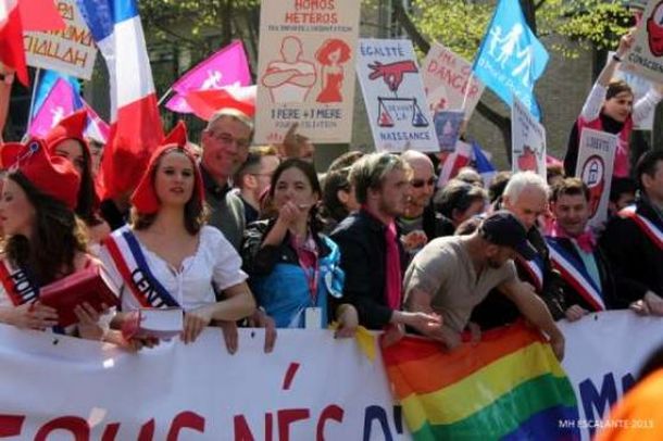 Francia promulgó la ley de matrimonio igualitario