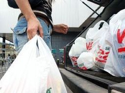 el martes reemplazaran las tradicionales bolsas plasticas el martes reemplazaran las tradicionales bolsas plasticas