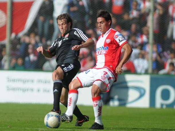 Unión busca su primer triunfo ante Estudiantes en Santa Fe