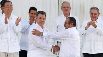 colombia y las farc firmaron un historico acuerdo colombia y las farc firmaron un historico acuerdo