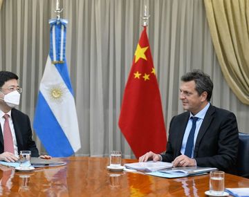 Dólares y exportaciones de calidad: Sergio Massa recibió al embajador de China