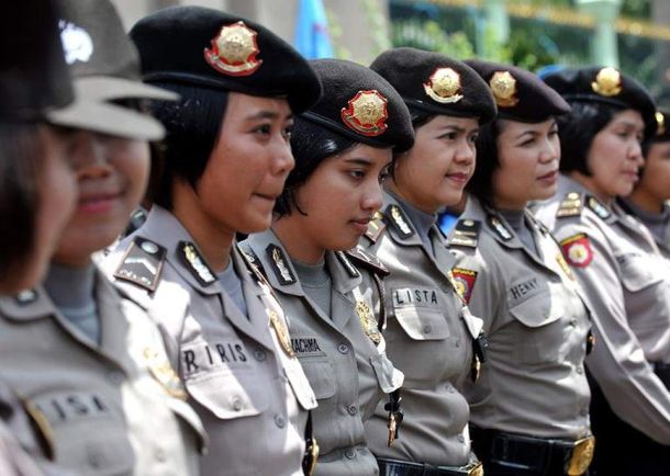Indonesia: realizan pruebas de virginidad a mujeres policías