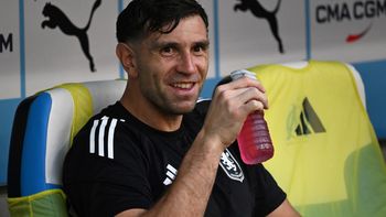 dibu martinez ausente en el triunfo de aston villa vs west ham: el motivo dibu martinez ausente en el triunfo de aston villa vs west ham: el motivo