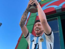 La estatua de Lionel Messi en Caminito