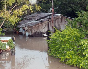 Formosa: dos muertos y miles de evacuados por la crecida de los ríos en el Litoral