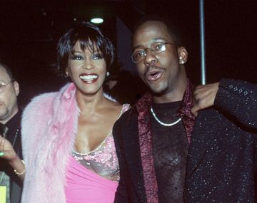 El ex de Whitney Houston reveló detalles sobre la drogadicción de la cantante