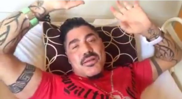 Polémica por la foto de Ricardo Fort muerto en un ataúd