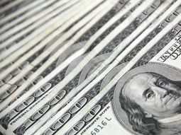 El dólar sumó su segunda jornada al alza y cerró en $ 38,83. El dólar sumó su segunda jornada al alza y cerró en $ 38,83.
